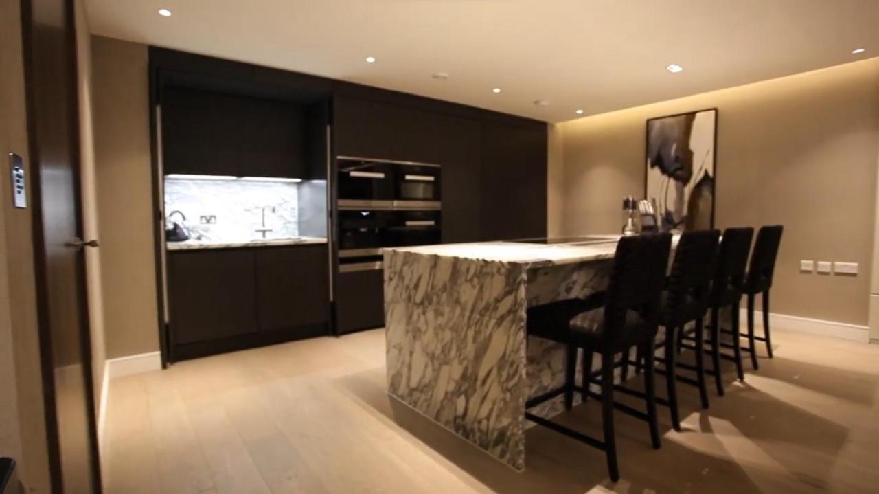 Luxurious Three Bedroom Flat In Chelsea Creek Apartamento *